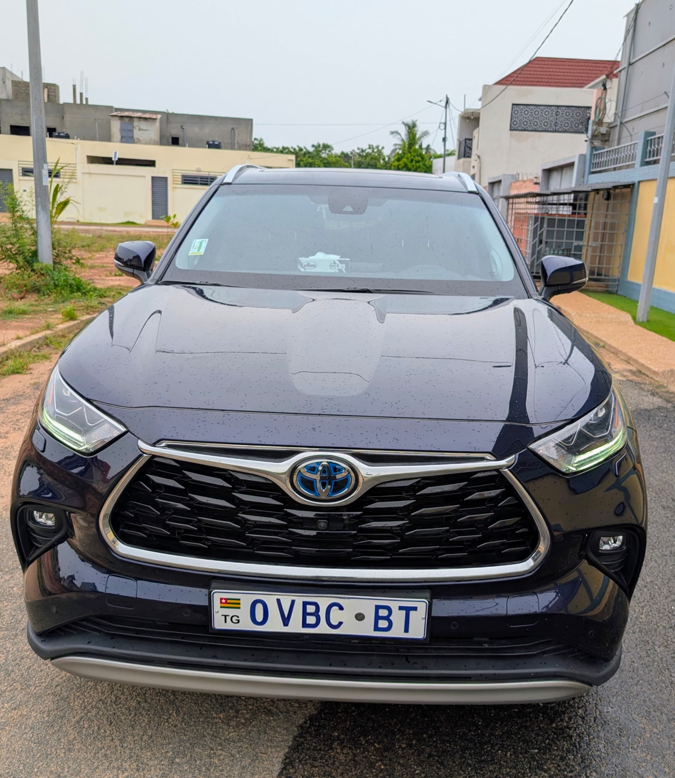 TOYOTA HIGHLANDER 2024 — location de voiture Lomé, Togo
