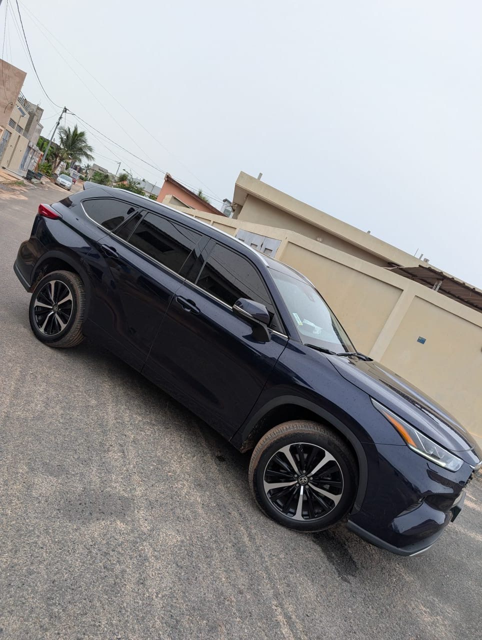 TOYOTA HIGHLANDER 2024 — location de voiture Lomé, Togo