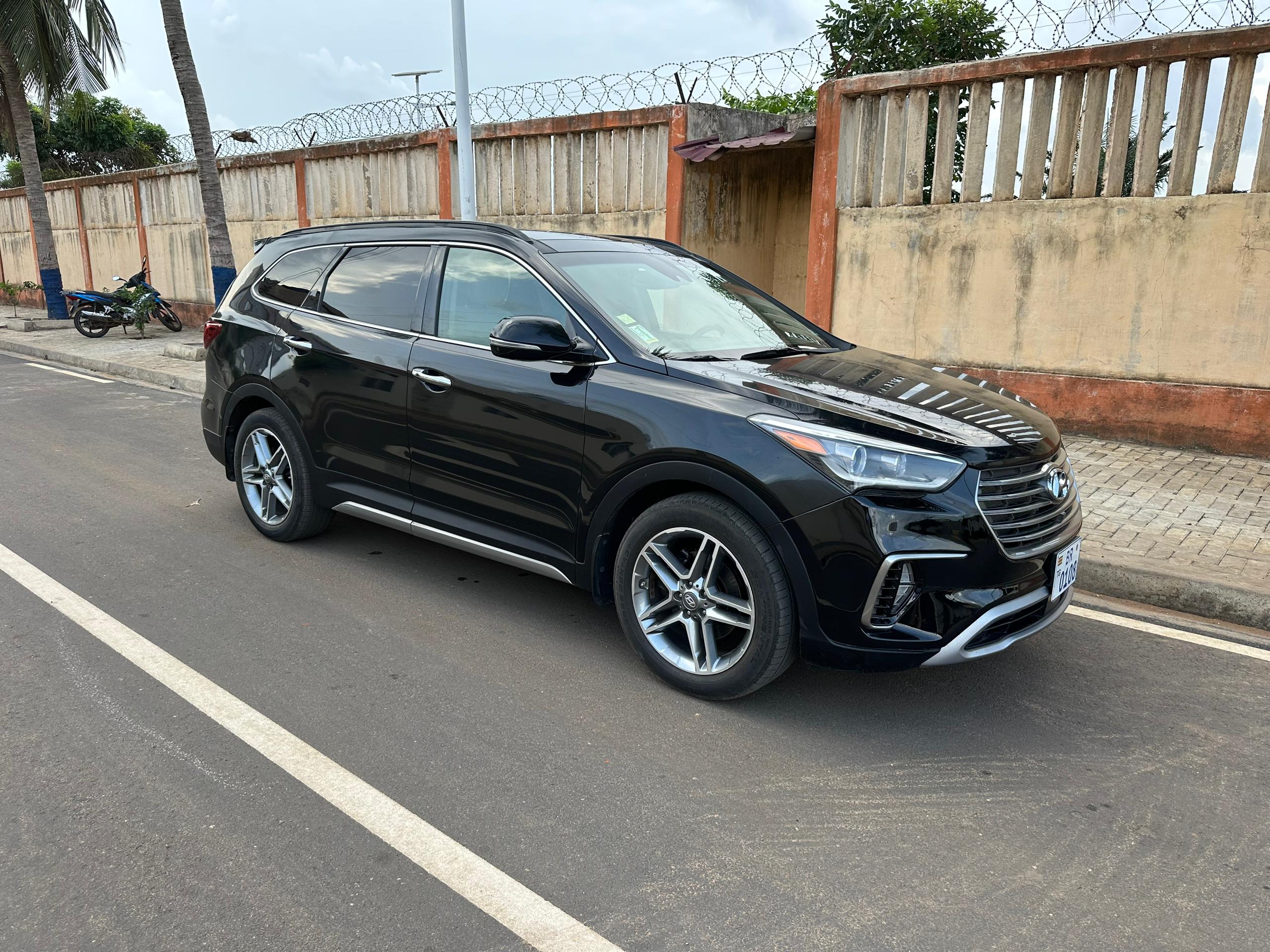 Hyundai Santafee — location de voiture Lomé, Togo