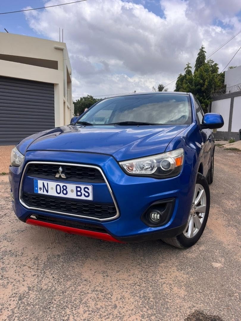 Mitsubishi — location de voiture Lomé, Togo