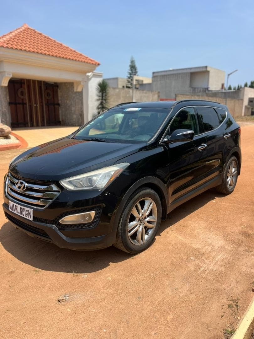SANTAFEE — location de voiture Lomé, Togo